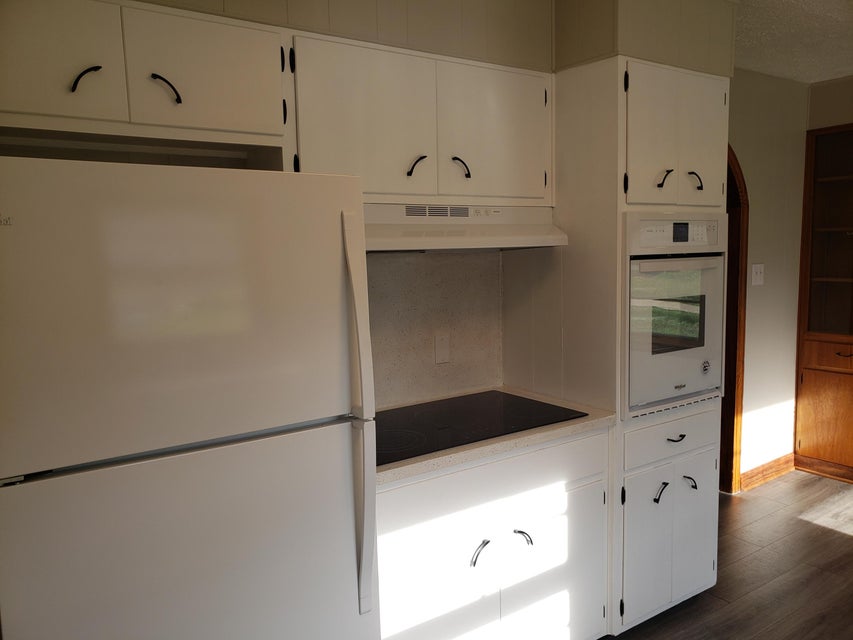Photo #8: 1020 Oak Glen Drive