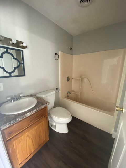 Photo #10: 1054 Robertson Street