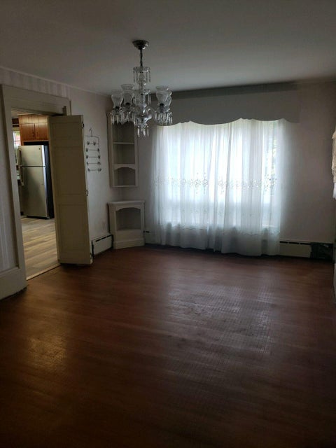 Photo #13: 563 Oak Avenue