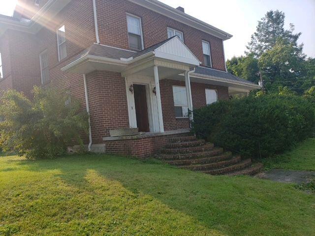 Photo #4: 563 Oak Avenue