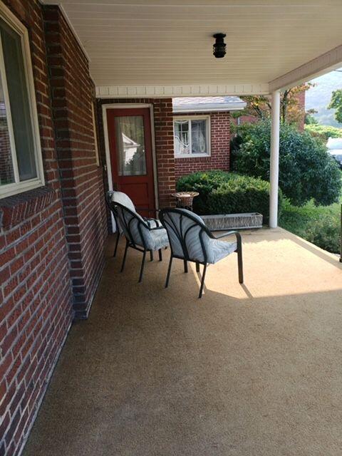 Photo #9: 563 Oak Avenue