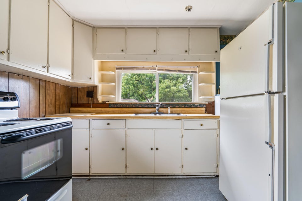Photo #15: 129 Jefferson Street Street