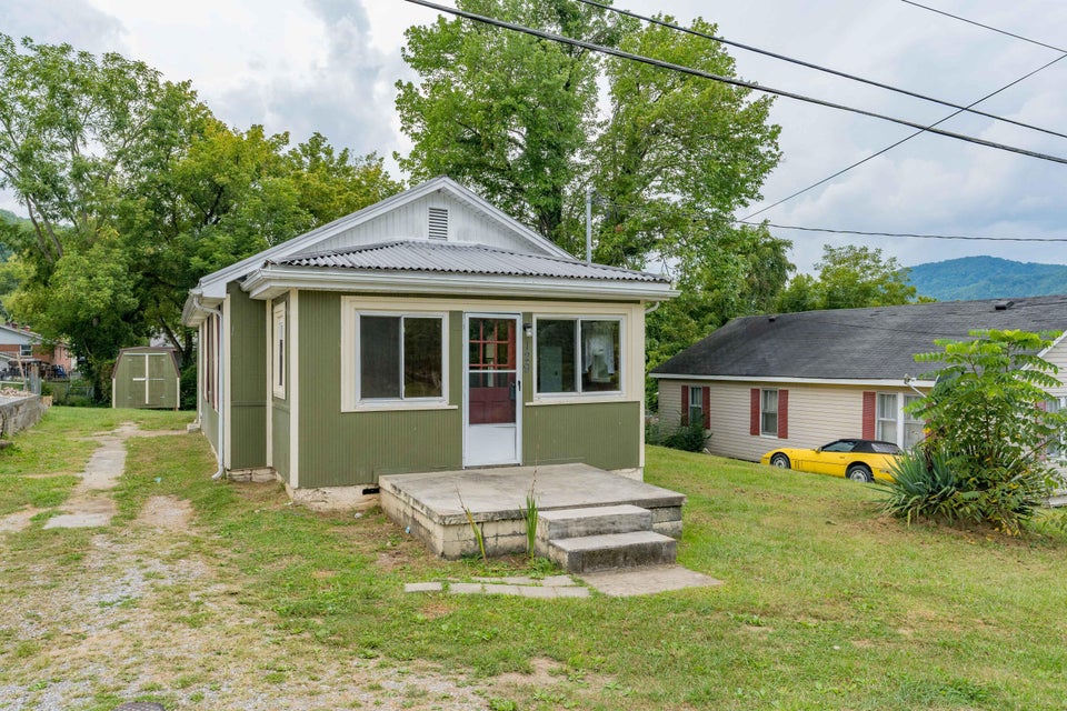 Photo #3: 129 Jefferson Street Street