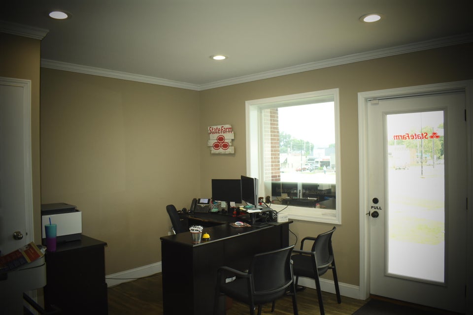 Photo #2: 901 Center Street