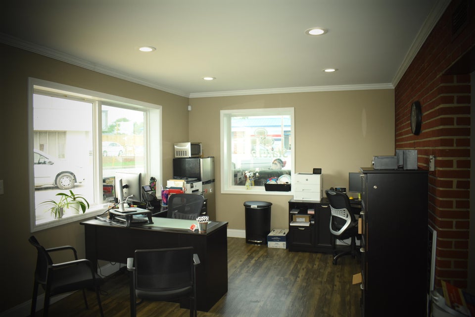 Photo #4: 901 Center Street