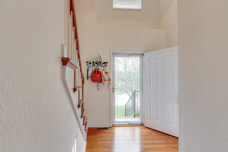 Photo #7: 4627 Aylesbury Drive