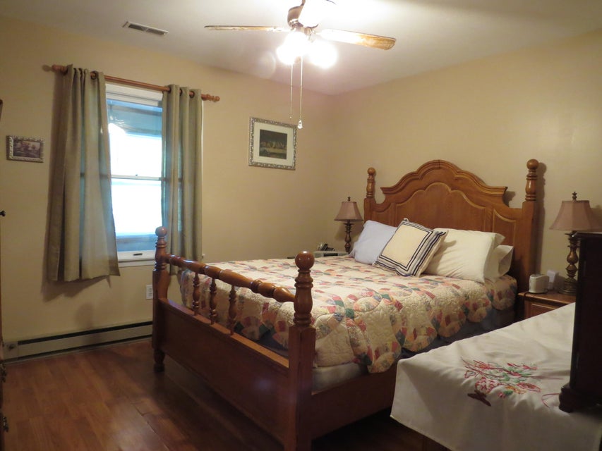 Photo #22: 116 Caroline Street