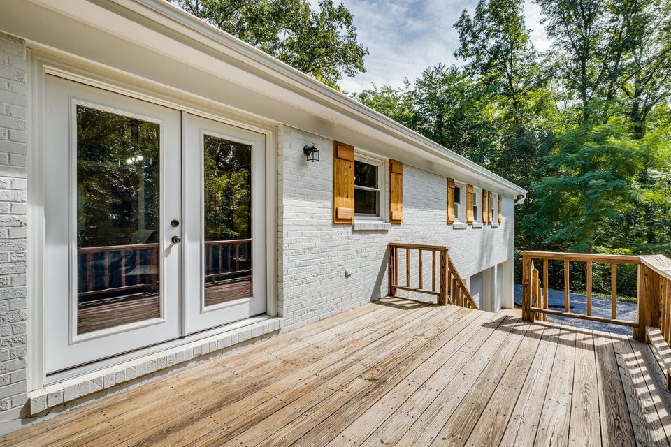 Photo #42: 508 Lakeridge Street