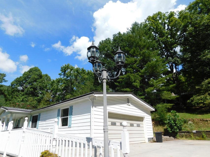 Photo #33: 3500 Glen Echo Drive