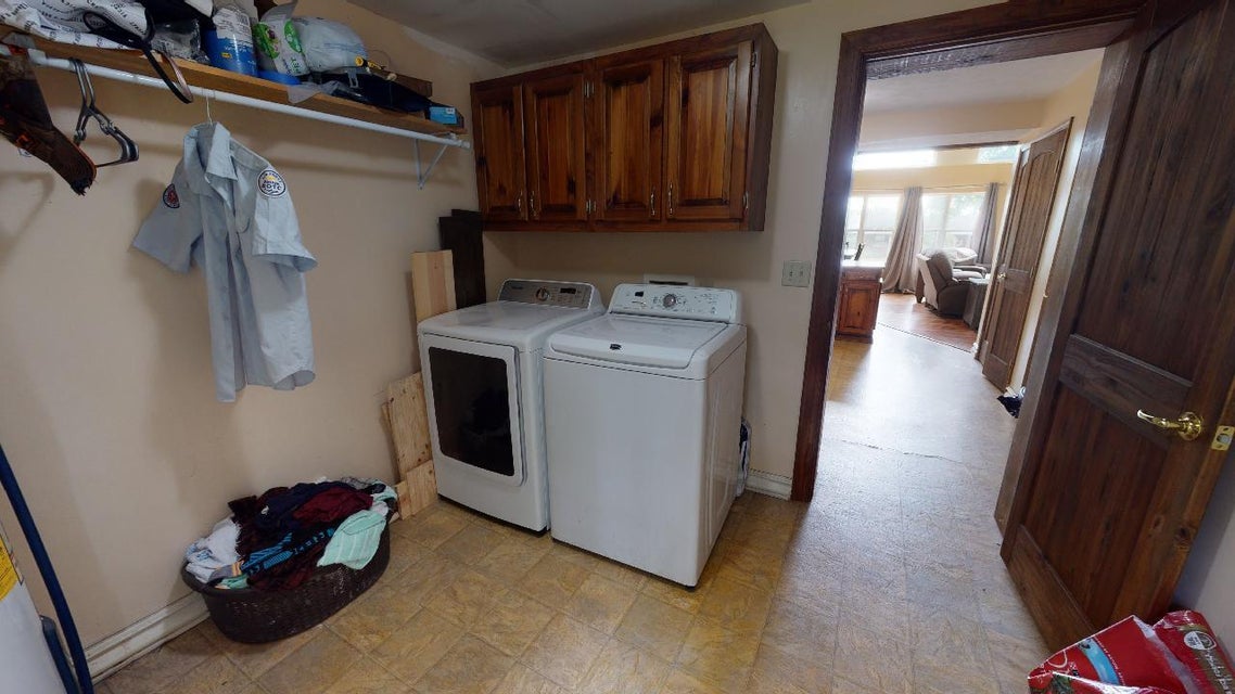 Photo #33: 895 Ronald Drive
