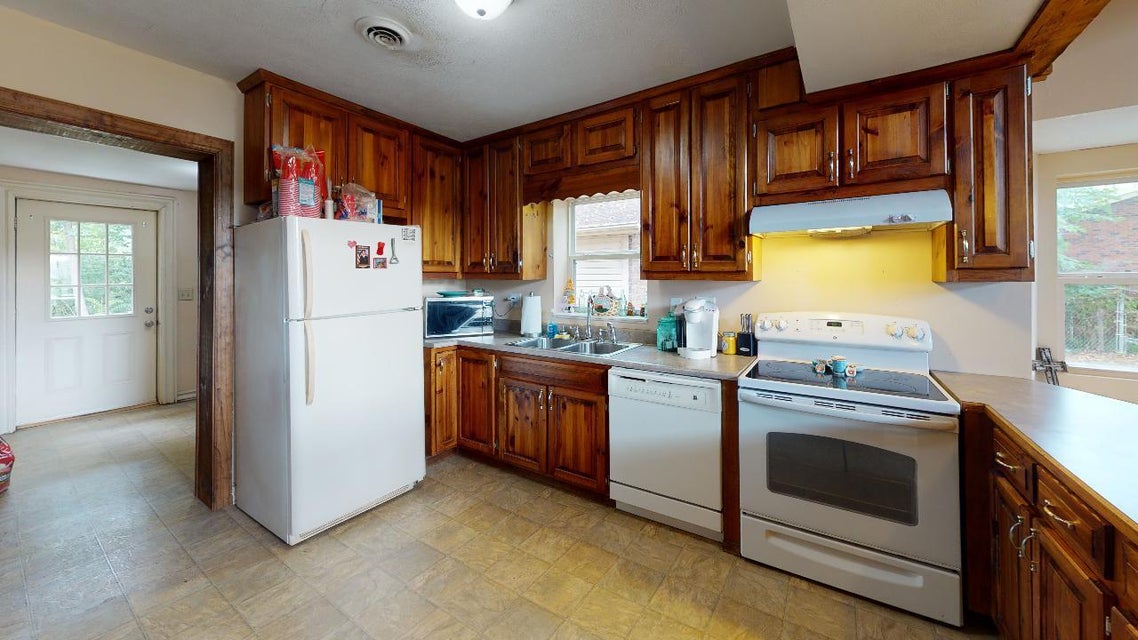 Photo #35: 895 Ronald Drive