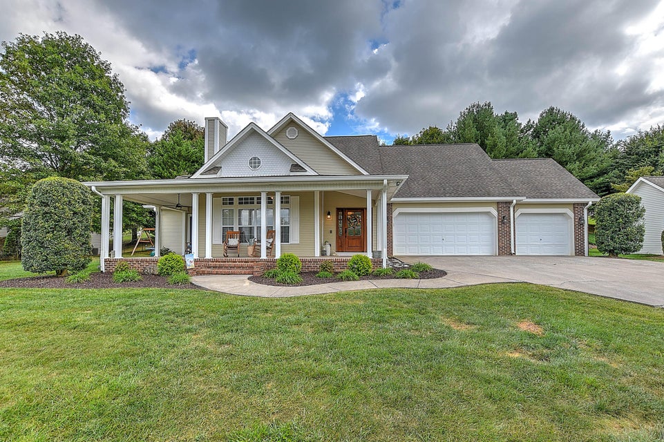 Photo #1: 372 Parker Lane