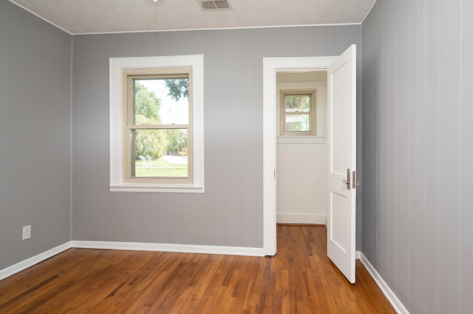 Photo #7: 1623 Woodside Drive