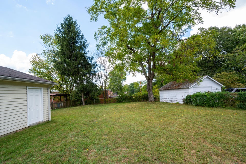 Photo #40: 1623 Woodside Drive