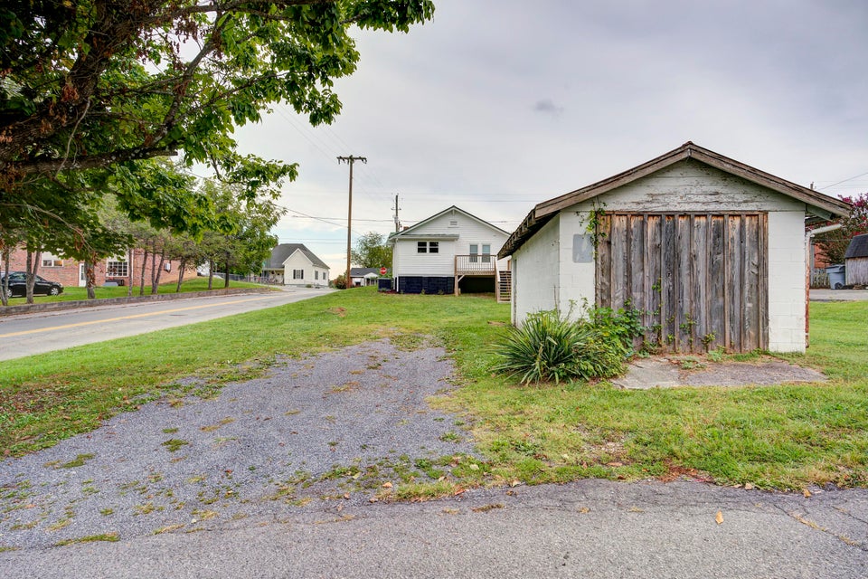 Photo #31: 800 5th Street