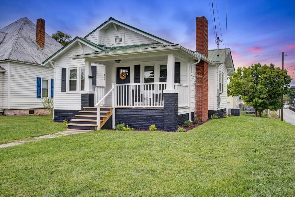 Photo #5: 800 5th Street