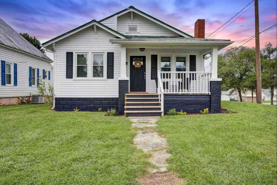 Photo #1: 800 5th Street