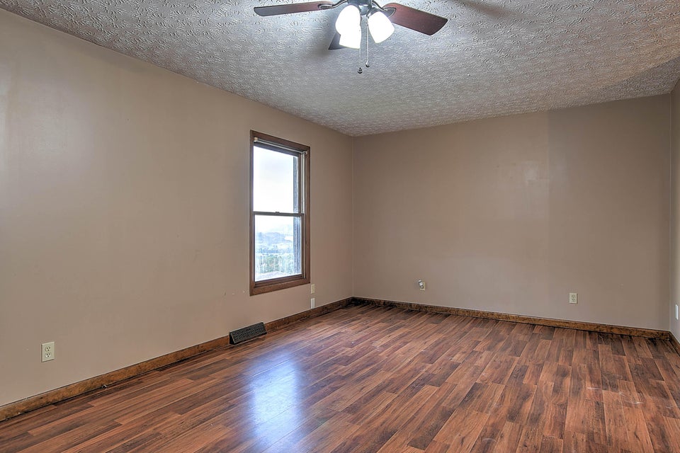 Photo #5: 1028 Starling Drive