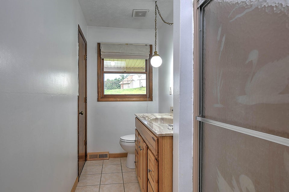 Photo #12: 1028 Starling Drive