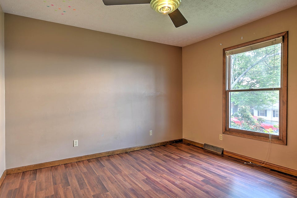 Photo #16: 1028 Starling Drive