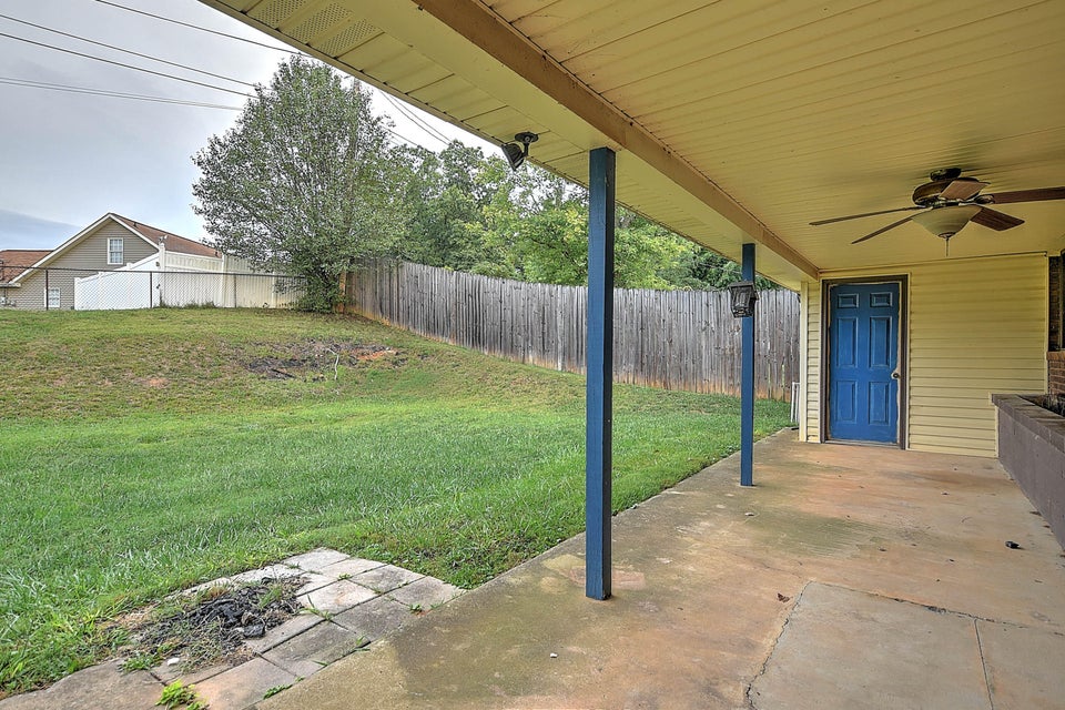 Photo #26: 1028 Starling Drive