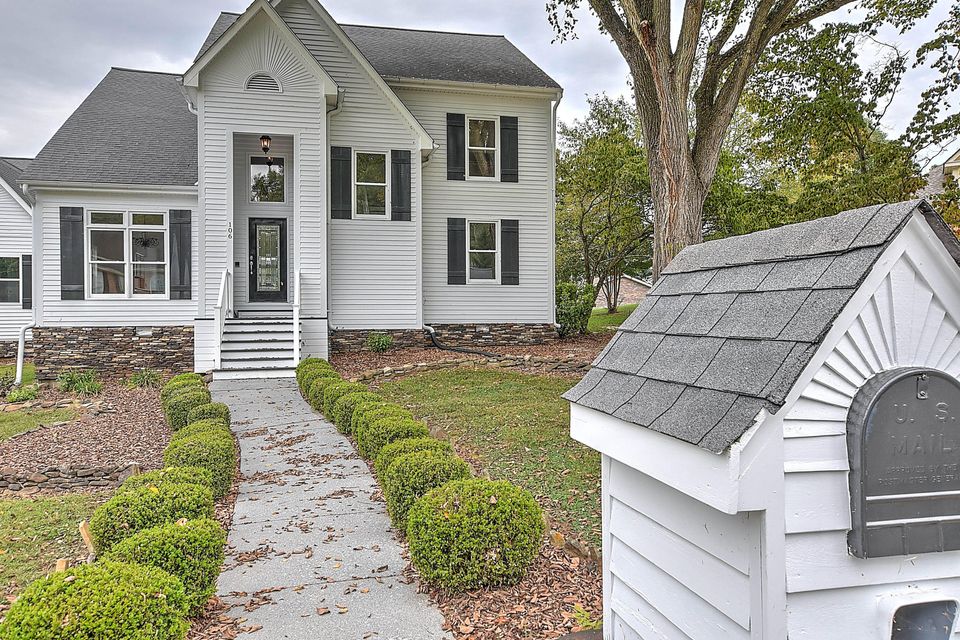 Photo #2: 106 Woodbriar Drive
