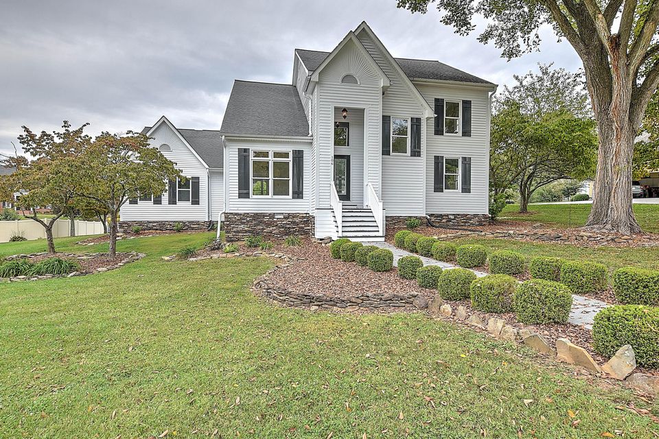 Photo #1: 106 Woodbriar Drive