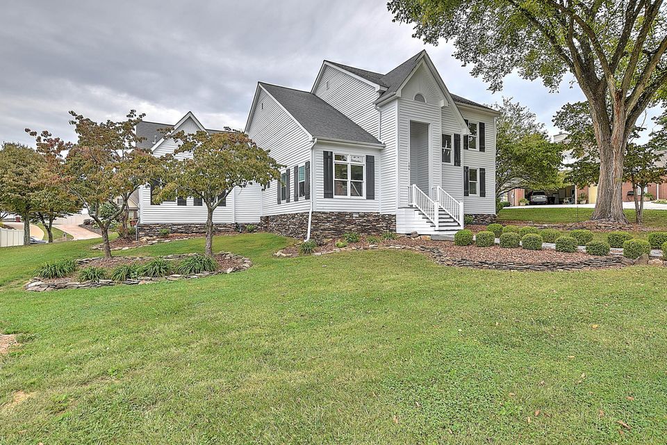 Photo #5: 106 Woodbriar Drive