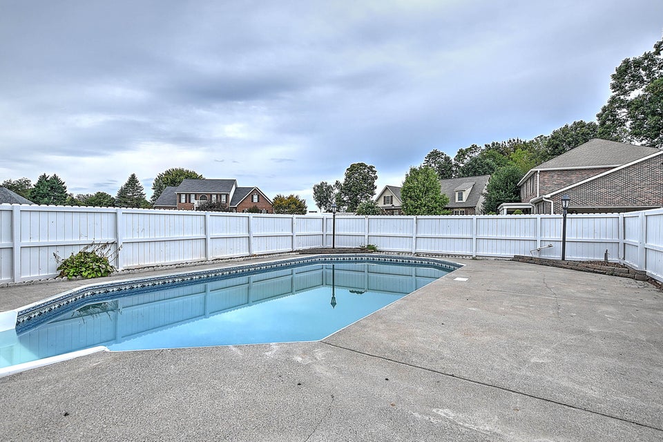 Photo #46: 106 Woodbriar Drive