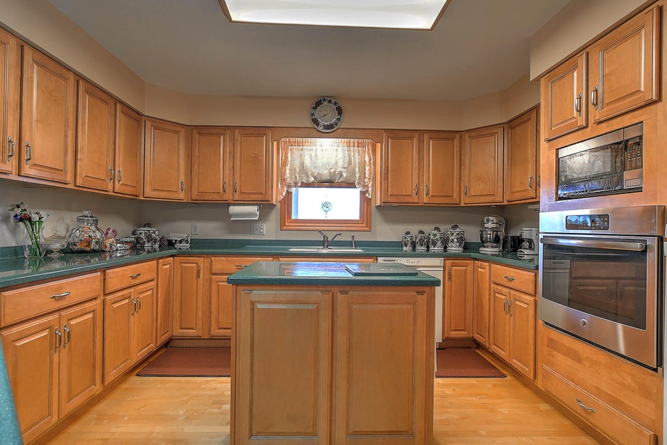 Photo #13: 143 Walnut Grove Drive