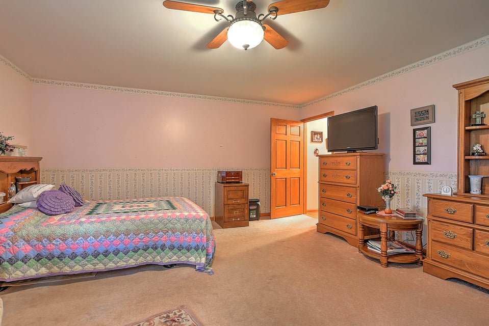 Photo #23: 143 Walnut Grove Drive