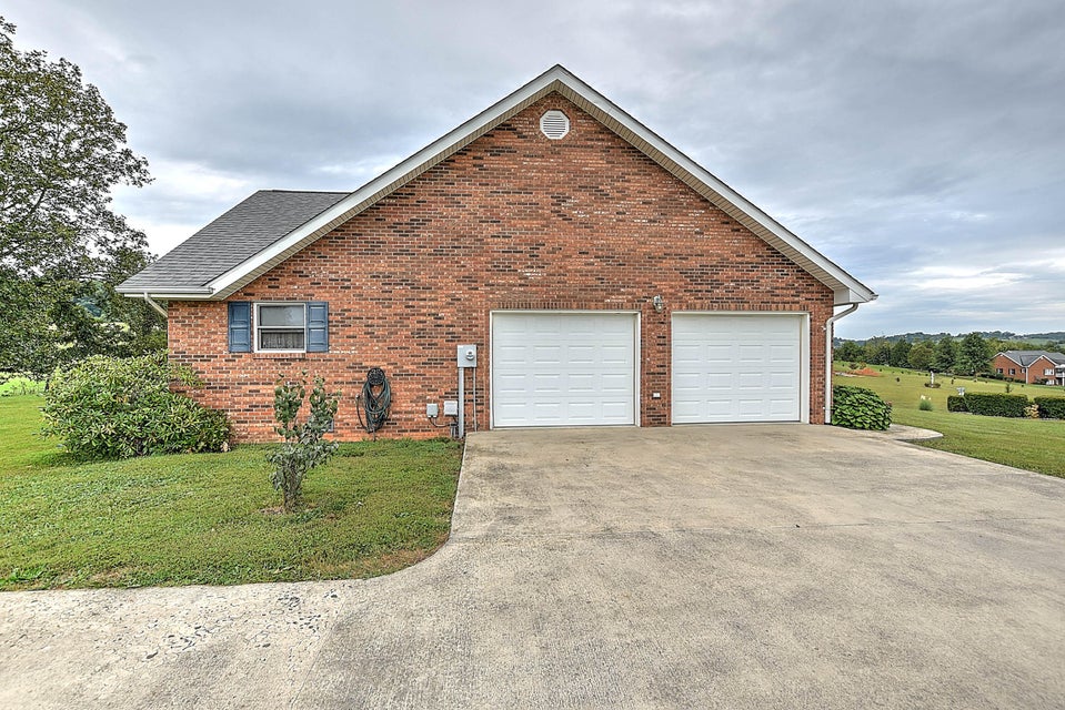 Photo #31: 143 Walnut Grove Drive
