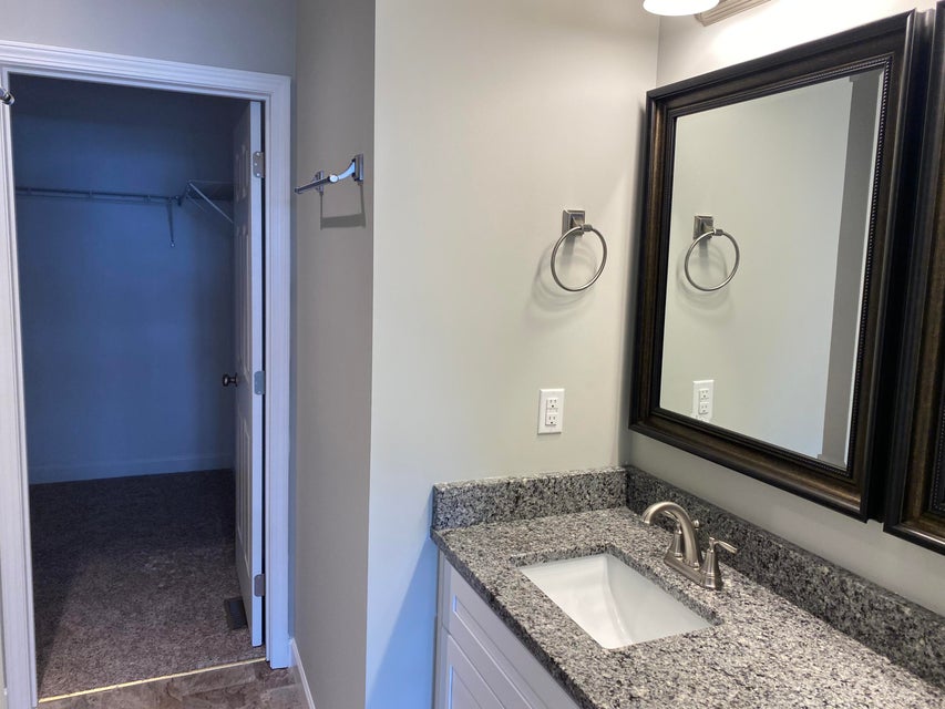 Photo #8: 200 Ridge Pointe Drive