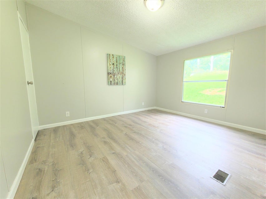 Photo #40: 115 Scarbrough Lane