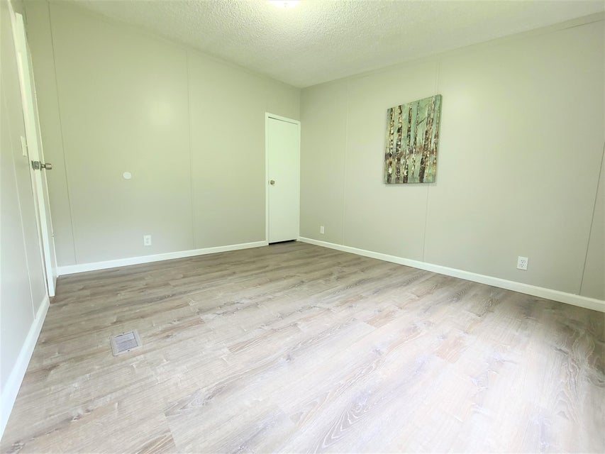 Photo #41: 115 Scarbrough Lane