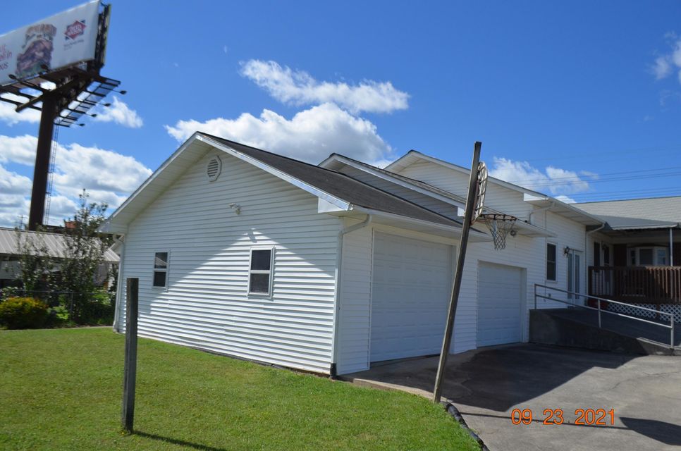 Photo #4: 211 Elm Street