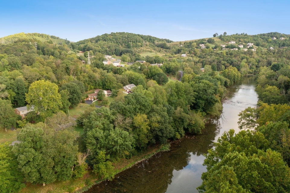 Photo #4: 429 N Holston River Dr