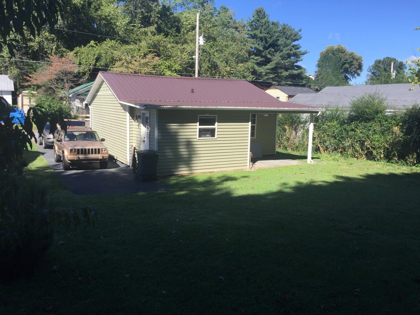 Photo #6: 708 Well Street