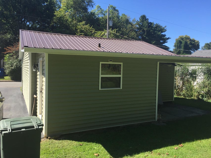 Photo #5: 708 Well Street