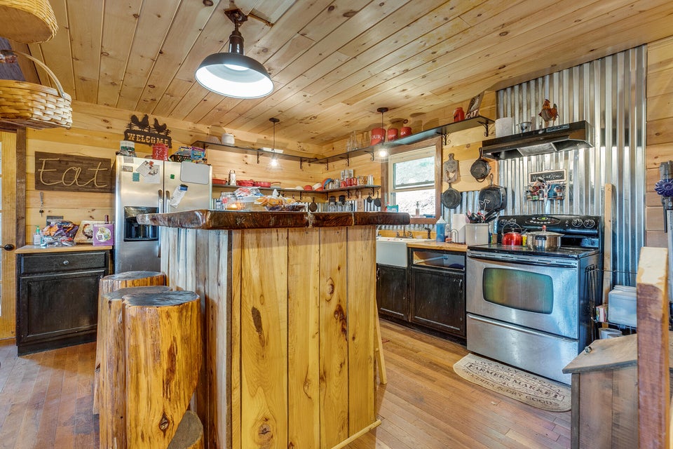 Photo #14: 928 Millers Bluff Road