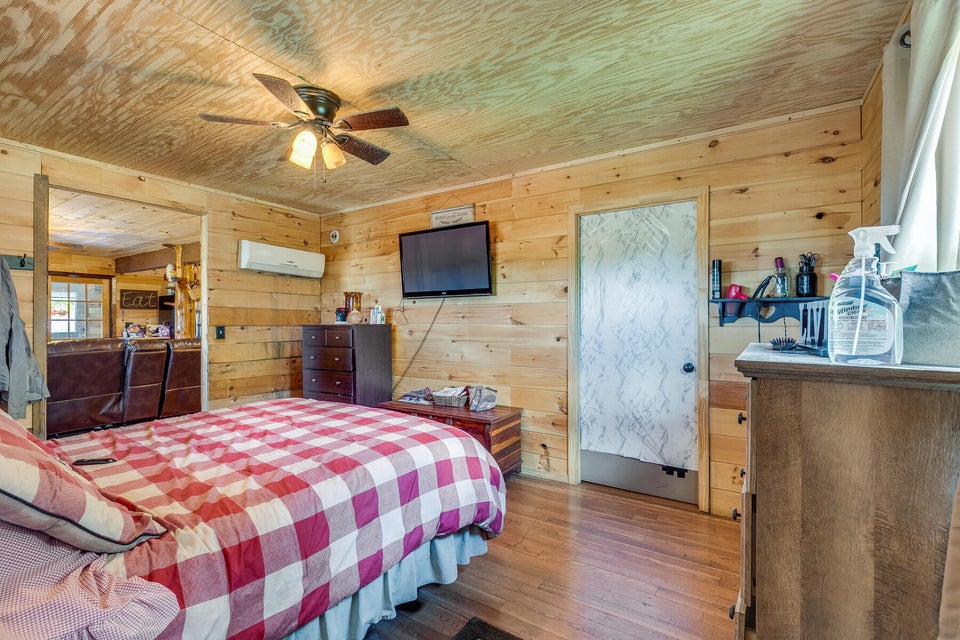 Photo #17: 928 Millers Bluff Road