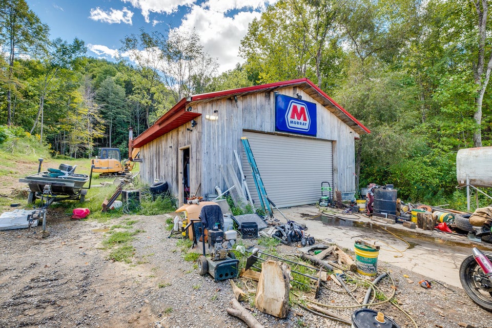 Photo #31: 928 Millers Bluff Road