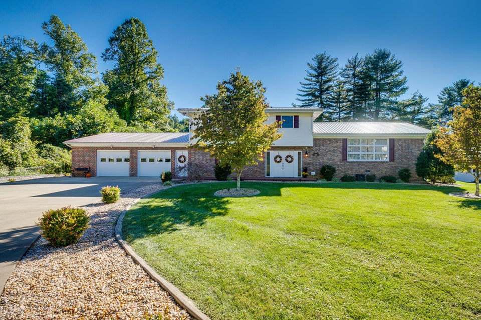 Photo #3: 675 Golf Course Drive