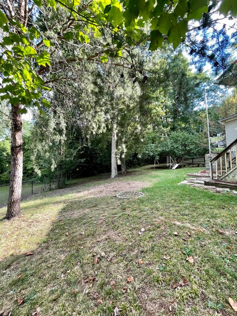 Photo #4: 113 Five Oaks Drive