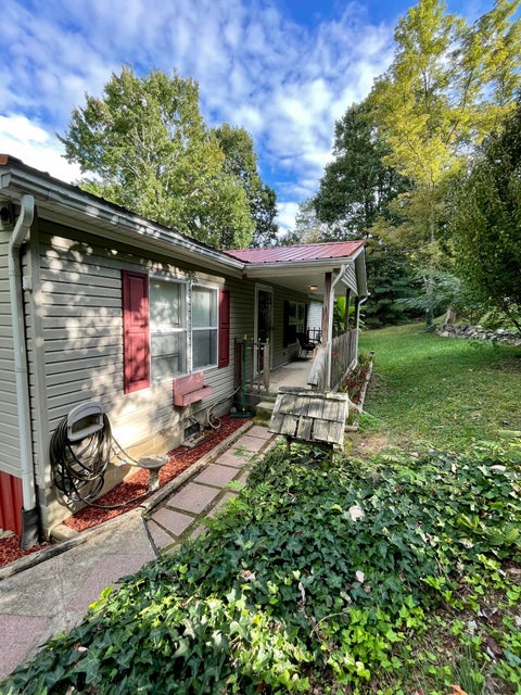 Photo #9: 113 Five Oaks Drive