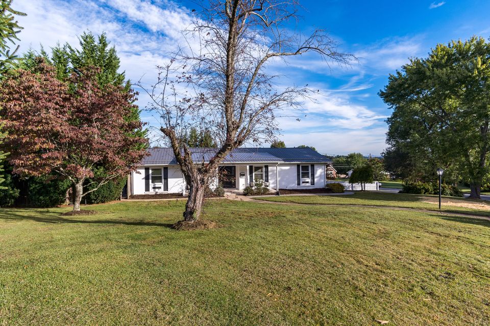 Photo #4: 802 Wedgewood Road