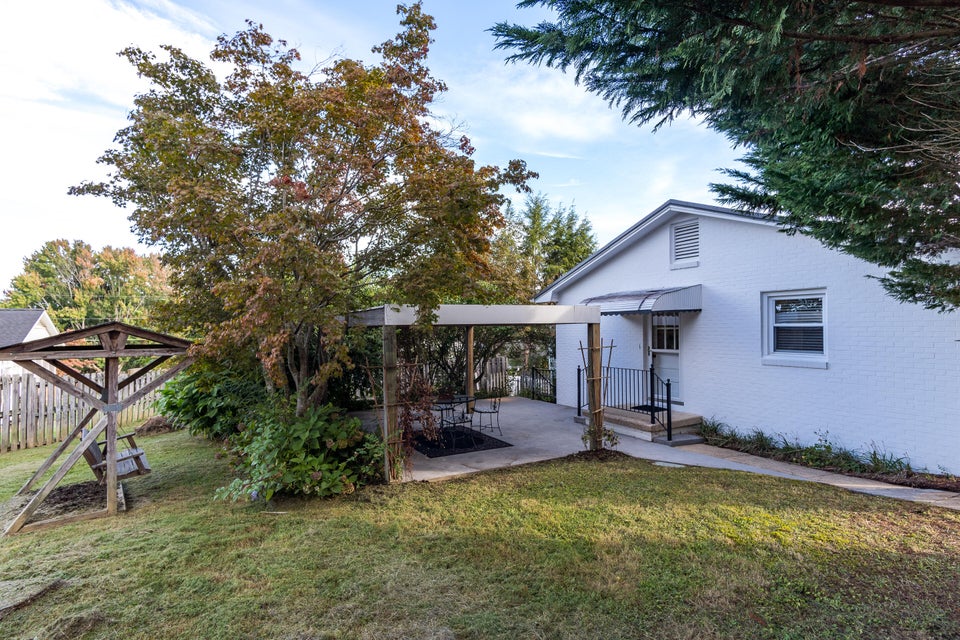Photo #14: 802 Wedgewood Road