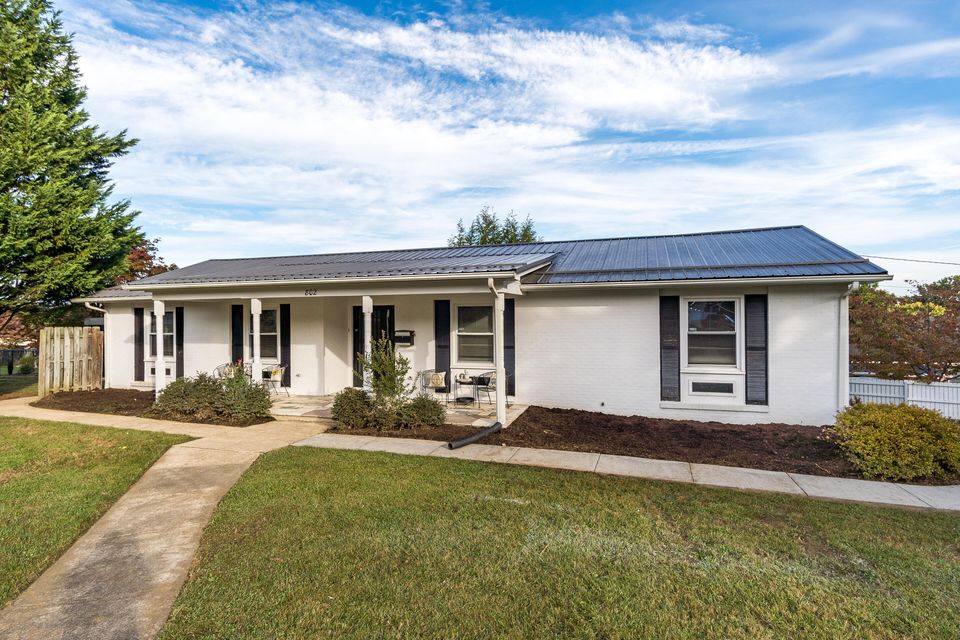 Photo #7: 802 Wedgewood Road