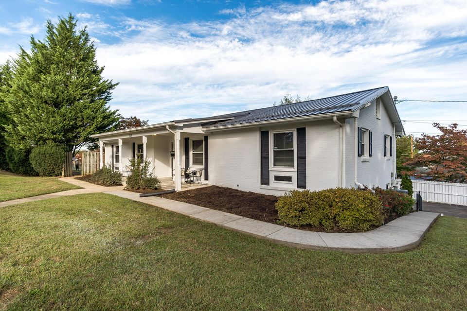 Photo #9: 802 Wedgewood Road