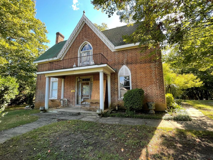 Photo #1: 403 Maple Avenue